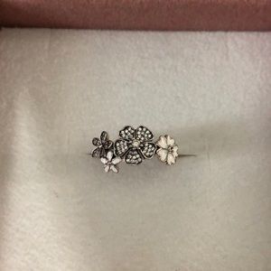 Pandora Shimmering Bouquet Ring